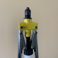 Pistolet à riveter à double poignée écologique de 18 pouces Outil de rivetage manuel industriel OEM personnalisable pour l'utilisation de tôles
