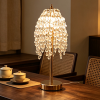 Lampe de table de luxe en cristal K9 ambre avec pampilles, cadre en métal doré haut de gamme, lampe de bureau LED décorative pour chambre, salon, villa