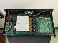 D Sınıfı Amplifikatör Profesyonel Güç Amplifikatörü 4 Kanallı 600W/800W Kanal Başına Dijital Stereo Amplifikatör Sahne Ses Sistemi için
