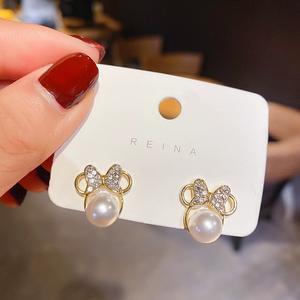 أقراط مرصعة برأس ميكي بعقدة فراشية أنيقة صغيرة لؤلؤ لطيف أقراط أحجار راين للفأر - Product Image 2