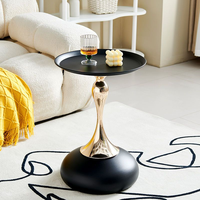 Table d'appoint de luxe moderne sur piétement, plateau en métal noir, table basse pour salon, appartement, décoration intérieure, durable et facile à assembler