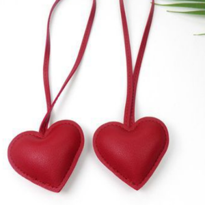 Bolso <span class=keywords><strong>de</strong></span> cuero <span class=keywords><strong>de</strong></span> dibujos animados colgante llavero elegante corazón encanto para mochila y bolso decoración bolsa promocional Accesorios - Product Image 2