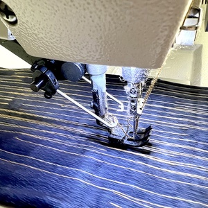 Máquina <span class=keywords><strong>de</strong></span> <span class=keywords><strong>coser</strong></span> industrial automática LVBU-8752D para colocar presillas en cinturones, máquina <span class=keywords><strong>de</strong></span> <span class=keywords><strong>coser</strong></span> <span class=keywords><strong>casera</strong></span> para jeans - Product Image 6