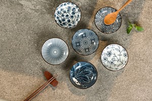 Venda imperdível tigelas redondas de molho de cerâmica estilo coreano japonês 2024 com padrões de flores para sushi e soja