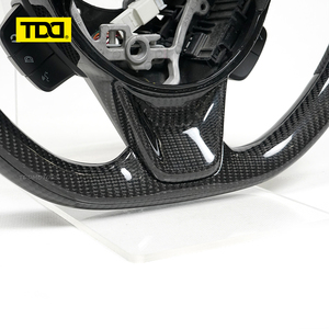 พวงมาลัยคาร์บอนไฟเบอร์แท้ TDD พร้อมไฟ LED สำหรับรถยนต์ซูซูกิ - Product Image 4