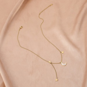 Collier en acier inoxydable avec étoile à cinq branches et <span class=keywords><strong>lune</strong></span> incrustées de nacre de <span class=keywords><strong>mer</strong></span> profonde, chaîne de clavicule simple et tendance en acier titane - Product Image 2