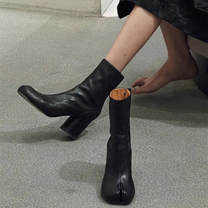 รองเท้าบูทหนังแท้แบบแยกนิ้วเท้าสำหรับผู้หญิง สไตล์อังกฤษ ส้นหนา ทรงเพรียว รุ่นเสริมส้นสูง ปี 2026 - Product Image 3