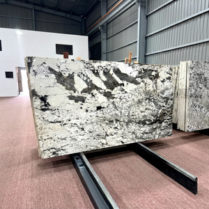 Nouvelle Arrivée Dalle de Marbre Blanc Alaska Poli Écologique pour Revêtements de Sols et Murs Intérieurs Disponible au Prix Export - Product Image 1