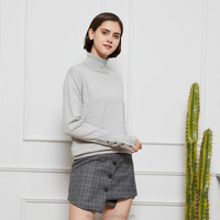 Pull en tricot fin pour femme, décontracté, d'automne, avec détails boutonnés et col roulé