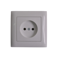 Prises murales en plastique de haute qualité 2026 avec interrupteur multiprise, rallonge, prises et douilles à faible puissance, pour intérieur et extérieur, IP54, supports de lampe