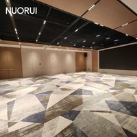 Fabrication de tapis imprimés personnalisables en nylon 6 pour l'entrée du grand hall d'un hôtel 5 étoiles et la salle de réception de cinéma
