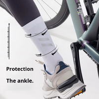 Chaussettes de cyclisme réfléchissantes en tricot pour vélo de route, chaussettes de sport lumineuses professionnelles pour la nuit, chaussettes de course à séchage rapide pour femmes