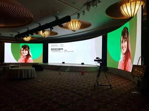 Écran LED à <span class=keywords><strong>arc</strong></span> de forme personnalisée Utilisation intérieure/extérieure P2.5 Publicité publicitaire vidéo flexible programmable - Product Image 6