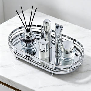 <span class=keywords><strong>Plateau</strong></span> <span class=keywords><strong>de</strong></span> parfum rond en <span class=keywords><strong>verre</strong></span> miroir <span class=keywords><strong>pour</strong></span> la maison, <span class=keywords><strong>plateau</strong></span> <span class=keywords><strong>de</strong></span> vanité, <span class=keywords><strong>plateau</strong></span> <span class=keywords><strong>de</strong></span> service <span class=keywords><strong>pour</strong></span> bibelots, <span class=keywords><strong>pour</strong></span> chambre à coucher - Product Image 1