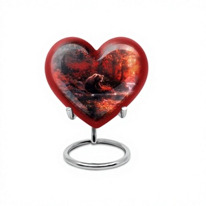 Urna para adultos de cremación con corazón de oso de Venta caliente para cenizas humanas, urna funeraria grande decorativa con soporte y bolsa de terciopelo gratis - Product Image 1