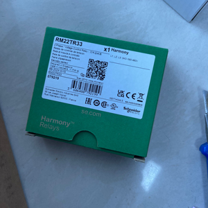 Relais de commande Schneider RM22TR33 - Product Image 1