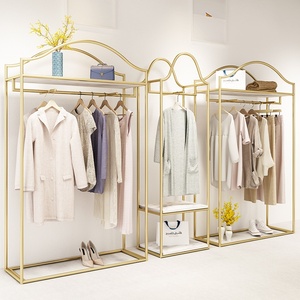 Espositore per <span class=keywords><strong>Abbigliamento</strong></span> a Doppio Strato con Scaffali in Ferro Dorato e Asta Appendiabiti per <span class=keywords><strong>Negozi</strong></span> <span class=keywords><strong>di</strong></span> <span class=keywords><strong>Abbigliamento</strong></span> <span class=keywords><strong>Femminile</strong></span> - Product Image 2