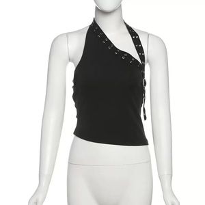 Ensemble court deux pièces noir extensible sexy avec haut dos nu à épaules obliques et short chaud moulant - Product Image 4