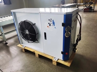 Congélateur solaire AC/DC sur réseau avec capacité de refroidissement de 18 000 BTU et compresseur HITACHI pour petites chambres froides