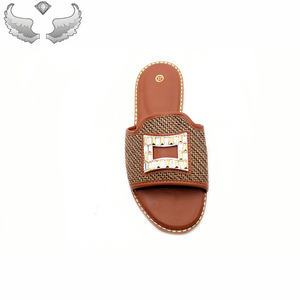 Sandalias <span class=keywords><strong>de</strong></span> mujer <span class=keywords><strong>de</strong></span> alta calidad <span class=keywords><strong>de</strong></span> moda <span class=keywords><strong>de</strong></span> <span class=keywords><strong>venta</strong></span> directa <span class=keywords><strong>de</strong></span> fábrica. Zapatillas <span class=keywords><strong>de</strong></span> mujer <span class=keywords><strong>de</strong></span> metal para exteriores resistentes al desgaste. - Product Image 5