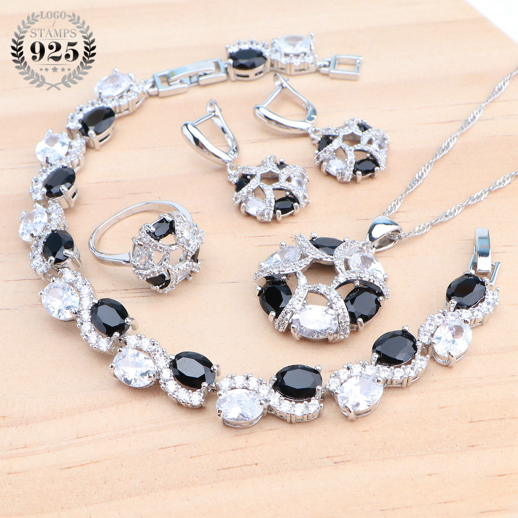 ขาว &amp; ดำ