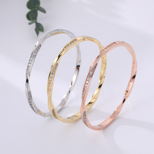 Pulsera de onda espiral trenzada Pulsera <span class=keywords><strong>Dyson</strong></span> apilada de alto nivel para niña Pulsera Mobius de color alto - Product Image 3