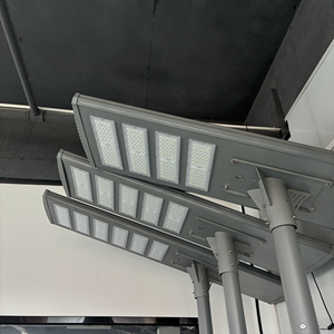Lampione Solare Serie 7 ad Alta Luminosità WON-702-5 500W con Telecomando per Vialetti - Illuminazione Stradale Solare - Product Image 3