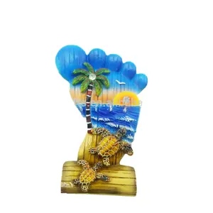 Wholesales decorative polyresin foot shape figurine with animal