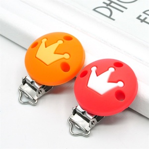 Sans FDA Coloré Populaire Coeur Étoile Couronne <span class=keywords><strong>Sucette</strong></span> Clips Titulaire Bavoir - Product Image 6