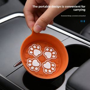 Sous-verre de voiture mignon avec empreinte de patte, tapis en silicone détachable pour la décoration intérieure de voiture - Product Image 4