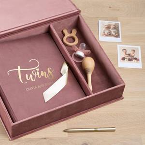 Livre de souvenirs pour bébés jumeaux <span class=keywords><strong>personnalisé</strong></span> <span class=keywords><strong>avec</strong></span> boîte à souvenirs Album de première année en velours rose <span class=keywords><strong>avec</strong></span> nom <span class=keywords><strong>personnalisé</strong></span> Baby Shower Newborn Journal - Product Image 1