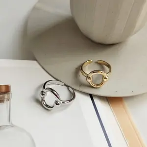 خاتم إصبع للنساء من الفضة الإسترلينية عيار 925 بتصميم بيضاوي غير معتاد من الذهب عيار 18 للنساء