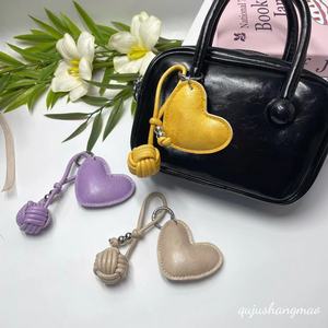 Porte-clés Cœur Rembourré en Coton, Breloque de <span class=keywords><strong>Sac</strong></span> en Cuir Tressé, Charme de <span class=keywords><strong>Sac</strong></span> à Main Mignon et Luxueux, Pendentif de <span class=keywords><strong>Sac</strong></span> à Main Tendance, Cadeau pour <span class=keywords><strong>Femme</strong></span> - Product Image 6