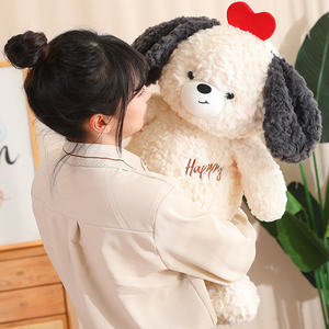 Peluche chien mignon avec tête à pattes brodées délicates, cœur rouge et oreilles souples noires, jouet d'amour pour la Saint-Valentin - Product Image 4