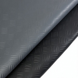 Suelo de PVC en Rollo Resistente - Tapete Antideslizante e Impermeable para Garaje/Autoparqueo Industrial, Bajo Olor, Colores Personalizables - Product Image 1