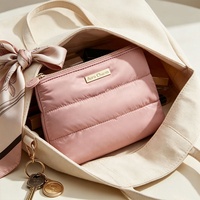 Pochette cosmétique personnalisée portable en polyester et nylon avec fermeture éclair, rembourrée et moelleuse, pour femmes, rose, sac de rangement de maquillage de luxe pour les voyages