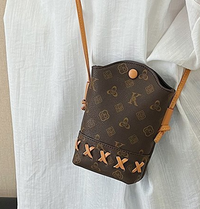 Bolso bandolera estilo retro para mujer, tipo cubo, de gran capacidad, de diseñador, moderno, de un solo hombro. - Product Image 4