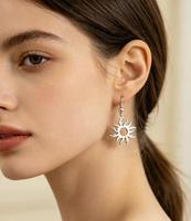 Boucles d'oreilles créoles plaquées or avec pendentif soleil, étanches et hypoallergéniques, bijoux tendance