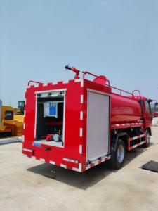 Dongfeng 4x2 8cbm camions de pompiers japonais d'<span class=keywords><strong>occasion</strong></span> camions de pompiers izuzu camion de pompiers avec pompe à mousse à canon à eau pulvérisée - Product Image 6