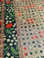 Alas Meja Mahjong Motif Stroberi Lucu 31.5*31.5 Inci Anti-Selip Lipat untuk Ubin Mahjong Permainan Poker