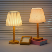 Lampe de bureau USB en bois massif de style européen avec télécommande, veilleuse LED compacte, éclairage d'ambiance pour chambre à coucher et dortoir