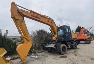 Cheap Used <b>Excavators</b> <b>Machine</b> HYUNDAI 210W-7 for Sale Caterpillar Machinery Hydraulic <b>Excavators</b> Used Cat 30. 5.5e Used - Product Image 1