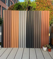 Panneaux muraux élégants en WPC pour l'extérieur moderne, pour la maison et les espaces commerciaux, les salles de bain, les chambres et les salons
