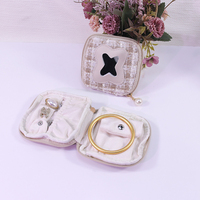 Mini pochette à bijoux de voyage en tweed à carreaux, sac de rangement portable carré pour bijoux avec fermeture éclair perlée