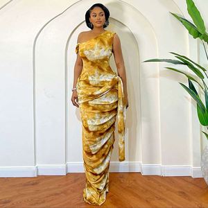 Robe longue d'été personnalisée pour femme, coupe ajustée, sans manches, avec plis à la taille et tissu jacquard velours, vente en gros - Product Image 4