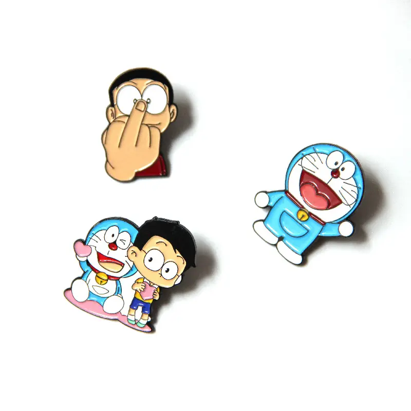 Pin de solapa de Anime, máquina de esmalte, Pin de solapa, Gato Doraemon, logotipo personalizado de dibujos animados, etiqueta de plástico y Metal, broches decorativos grabados en 2 colores