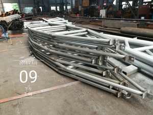 Structure de treillis en acier pour l'extérieur, abri avec revêtement en panneaux d'aluminium - Product Image 6