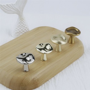 Traditional Round Zinc Alloy <b>Cabinet</b> Handle with Golden Finish for Wardrobe Drawer Door Surface - Product Image 5