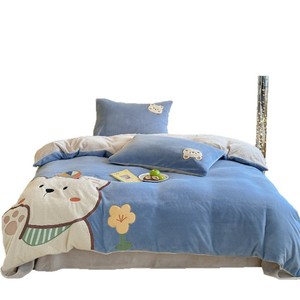 Parure de lit enfant en polaire Duoximeimiankang, motif ours brodé, quatre pièces, polaire chaude pour la maison - Product Image 5