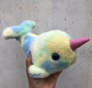 Peluche Unicorno e Delfino con Sfumature Arcobaleno, Bambola Balena Colorata, Regalo di Compleanno per Bambini - Product Image 5